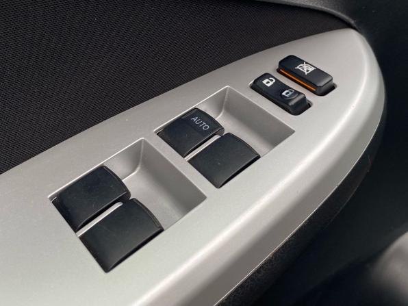 Toyota Corolla X (E140 E150) Рестайлинг с пробегом 2012 года, цена 935 000 рублей, 288071 км, седан, Автокод Объявления