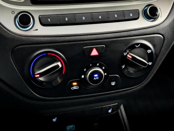 Hyundai Solaris II с пробегом 2019 года, цена 1 260 000 рублей, 79113 км, седан, Автокод Объявления