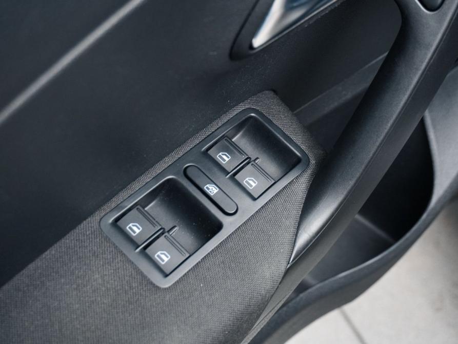 Volkswagen Polo V Рестайлинг Ростов-на-Дону  - изображение 11