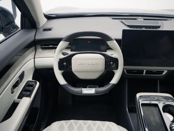 JETOUR DASHING I с пробегом 2024 года, цена 2 190 000 рублей, 33133 км, внедорожник, Автокод Объявления