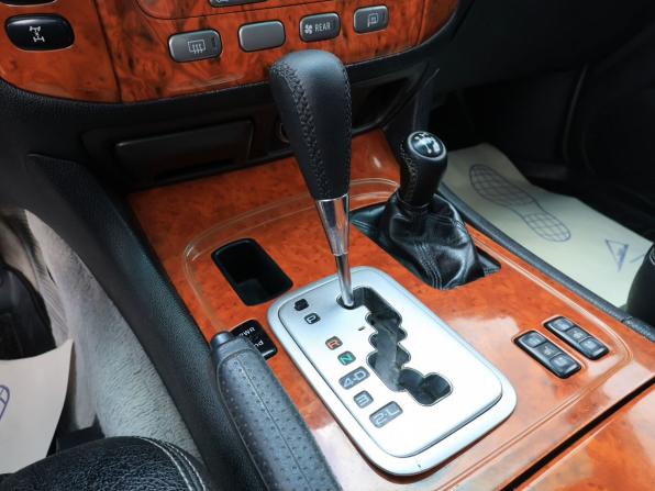 Toyota Land Cruiser 100 Series Рестайлинг 2 с пробегом 2006 года, цена 2 793 000 рублей, 277000 км, внедорожник, Автокод Объявления