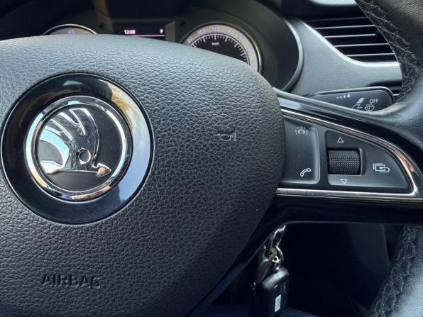 Skoda Octavia III (A7) с пробегом 2016 года, цена 1 440 000 рублей, 142872 км, лифтбек, Автокод Объявления