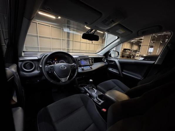 Toyota RAV4 IV (XA40) Рестайлинг с пробегом 2018 года, цена 2 797 000 рублей, 93000 км, внедорожник, Автокод Объявления