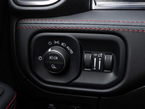 Ram 1500 V Рестайлинг с пробегом 2025 года, цена 9 800 000 рублей, 1572 км, offers.body_type.unknown, Автокод Объявления