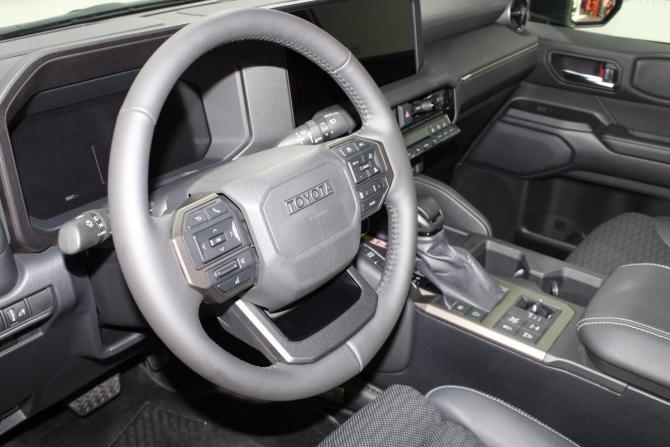 Toyota Land Cruiser Prado 250 Series с пробегом 2024 года, цена 13 600 000 рублей, 5940 км, внедорожник, Автокод Объявления