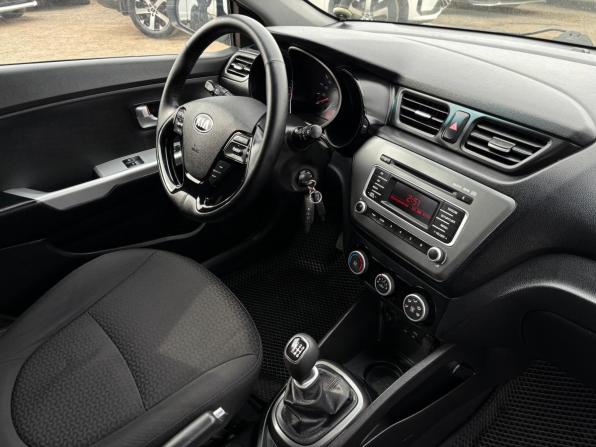 Kia Rio III Рестайлинг с пробегом 2016 года, цена 1 090 000 рублей, 156455 км, седан, Автокод Объявления