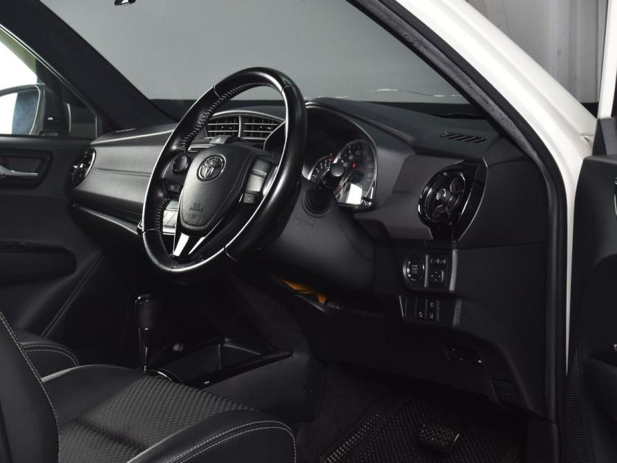Toyota Corolla XI (E160 E170 E180) Рестайлинг 1 Кемерово  - изображение 6
