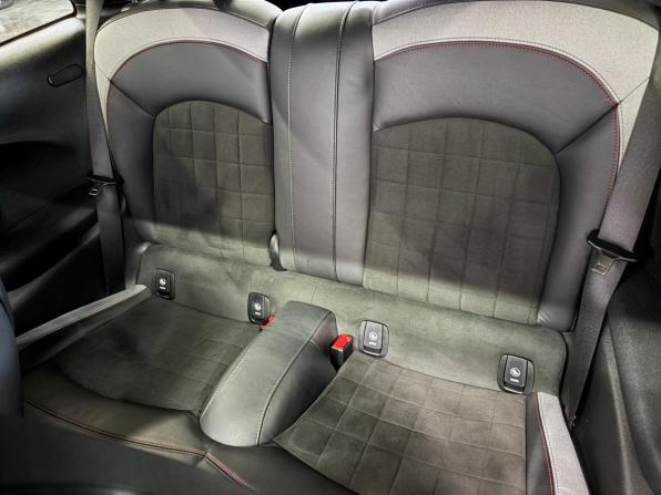 Mini Hatch III (F55/F56) Рестайлинг 2 с пробегом 2024 года, цена 3 397 000 рублей, 12852 км, хэтчбек, Автокод Объявления