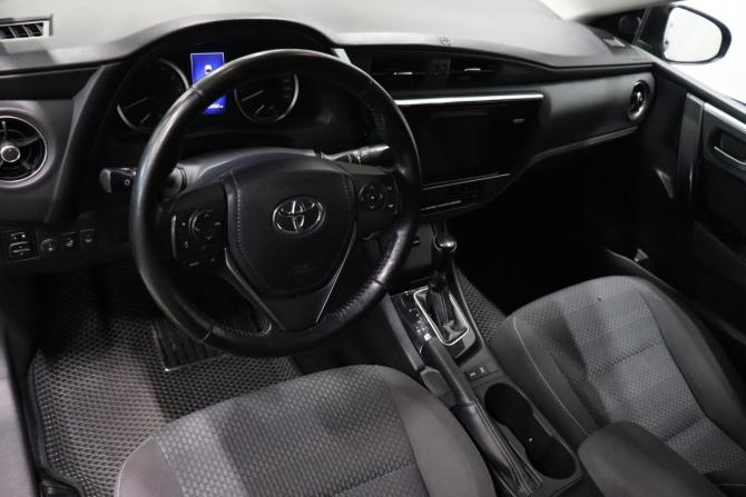 Toyota Corolla XI (E160 E170 E180) Рестайлинг 1 с пробегом 2018 года, цена 1 655 000 рублей, 139000 км, седан, Автокод Объявления