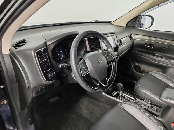 Mitsubishi Outlander III Рестайлинг 3 с пробегом 2020 года, цена 1 899 000 рублей, 188451 км, внедорожник, Автокод Объявления