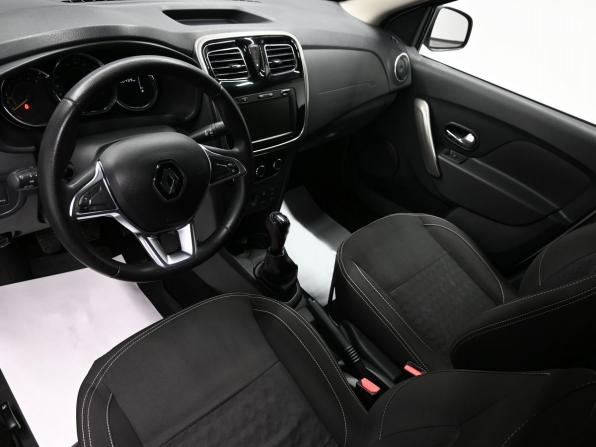 Renault Logan II Рестайлинг с пробегом 2018 года, цена 845 000 рублей, 130494 км, седан, Автокод Объявления