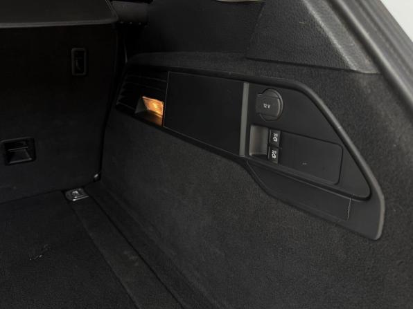 Volkswagen Touareg II с пробегом 2012 года, цена 1 600 000 рублей, 243008 км, внедорожник, Автокод Объявления