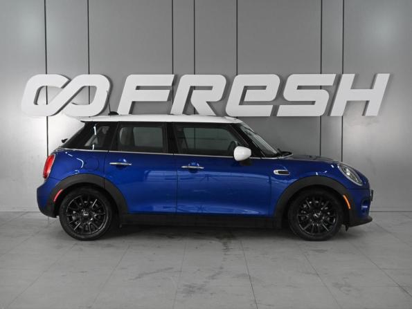 Mini Hatch III (F55/F56) Рестайлинг с пробегом 2020 года, цена 2 299 000 рублей, 61860 км, хэтчбек, Автокод Объявления