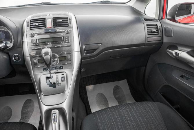 Toyota Auris I с пробегом 2007 года, цена 699 000 рублей, 270000 км, хэтчбек, Автокод Объявления