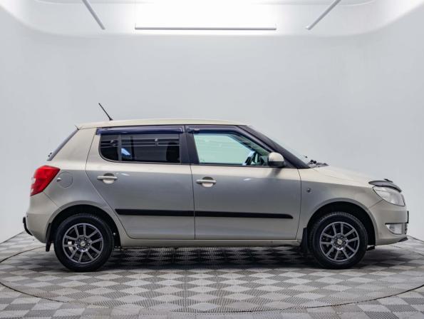 Skoda Fabia II Рестайлинг с пробегом 2012 года, цена 420 000 рублей, 256128 км, хэтчбек, Автокод Объявления