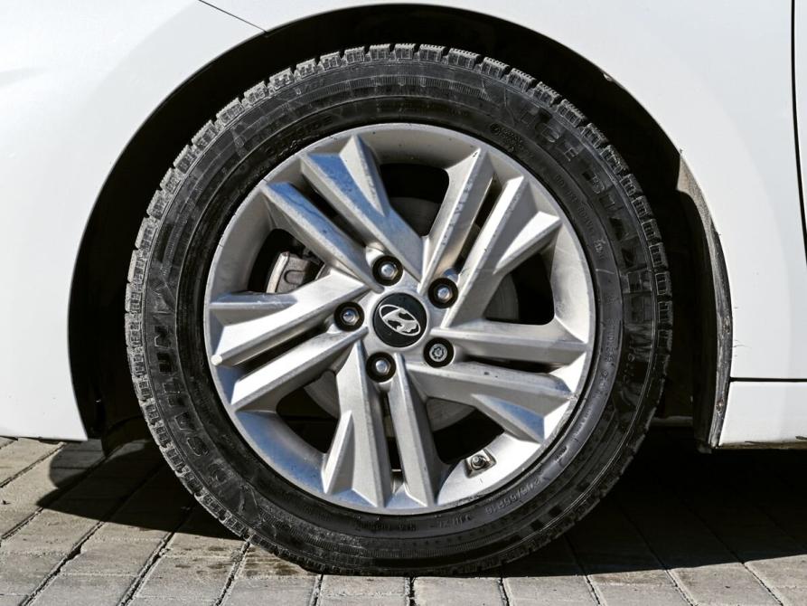 Hyundai Elantra VI (AD) Рестайлинг Екатеринбург  - изображение 19