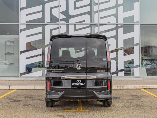 Honda Stepwgn V с пробегом 2016 года, цена 2 169 000 рублей, 90100 км, минивэн, Автокод Объявления