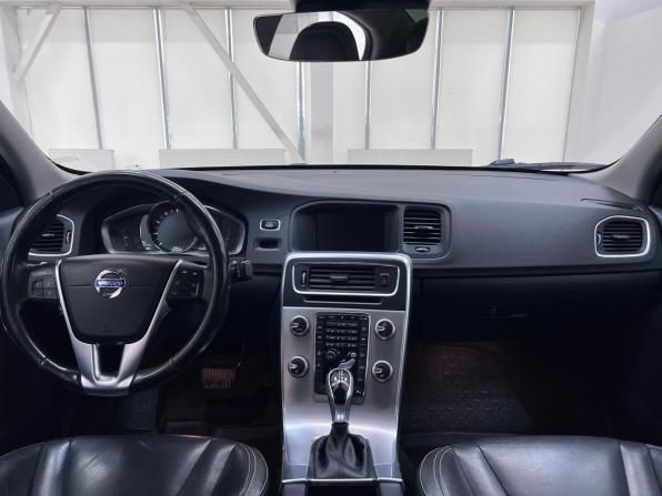 Volvo S60 II Рестайлинг с пробегом 2016 года, цена 1 300 000 рублей, 224229 км, седан, Автокод Объявления