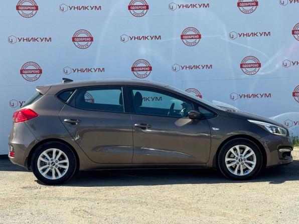Kia Ceed II Рестайлинг с пробегом 2018 года, цена 1 429 000 рублей, 95349 км, хэтчбек, Автокод Объявления