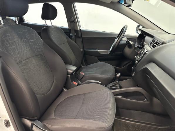 Kia Rio III Рестайлинг с пробегом 2016 года, цена 1 460 000 рублей, 34432 км, хэтчбек, Автокод Объявления