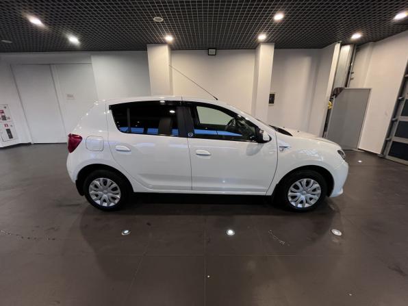 Renault Sandero II с пробегом 2017 года, цена 910 000 рублей, 90657 км, хэтчбек, Автокод Объявления