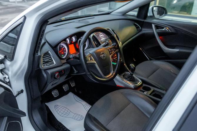 Opel Astra J с пробегом 2011 года, цена 659 000 рублей, 158646 км, хэтчбек, Автокод Объявления