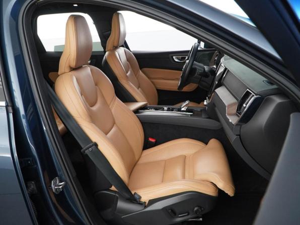 Volvo XC60 II Рестайлинг с пробегом 2021 года, цена 4 107 055 рублей, 47226 км, внедорожник, Автокод Объявления