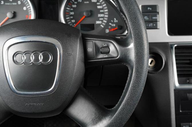Audi Q7 I (4L) с пробегом 2007 года, цена 1 119 000 рублей, 223349 км, внедорожник, Автокод Объявления