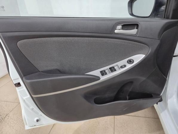 Hyundai Solaris I с пробегом 2013 года, цена 670 000 рублей, 71309 км, седан, Автокод Объявления