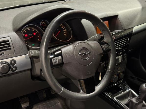 Opel Astra H Рестайлинг с пробегом 2014 года, цена 890 000 рублей, 115223 км, хэтчбек, Автокод Объявления