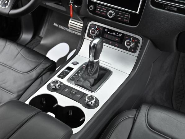 Volkswagen Touareg II с пробегом 2013 года, цена 2 049 000 рублей, 176000 км, внедорожник, Автокод Объявления