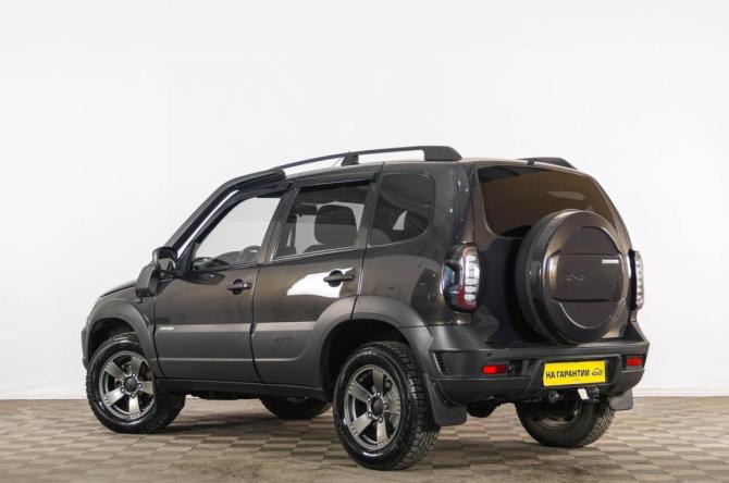 Chevrolet Niva I Рестайлинг с пробегом 2019 года, цена 1 029 000 рублей, 28000 км, внедорожник, Автокод Объявления