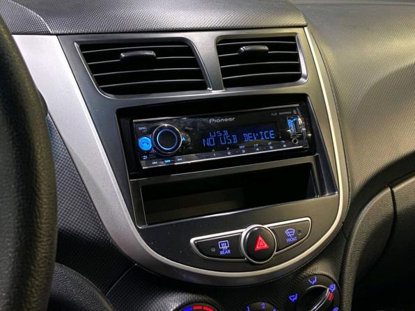 Hyundai Solaris I с пробегом 2012 года, цена 649 000 рублей, 225771 км, седан, Автокод Объявления