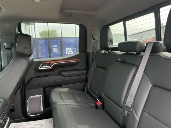 GMC Sierra IV Рестайлинг с пробегом 2022 года, цена 8 990 000 рублей, 77843 км, offers.body_type.unknown, Автокод Объявления