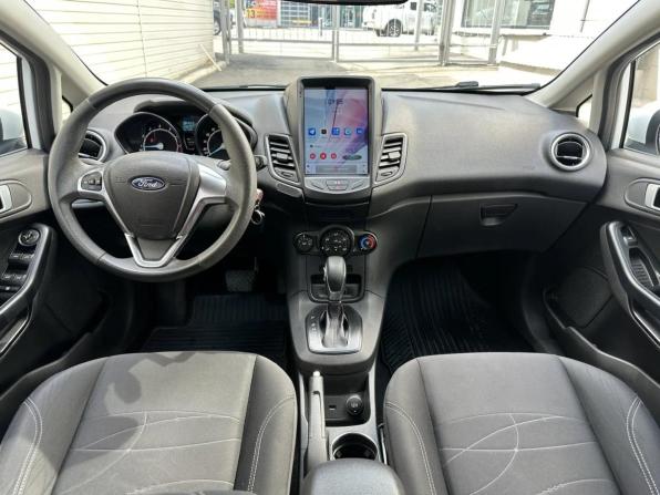 Ford Fiesta Mk6 Рестайлинг с пробегом 2018 года, цена 960 000 рублей, 90700 км, хэтчбек, Автокод Объявления