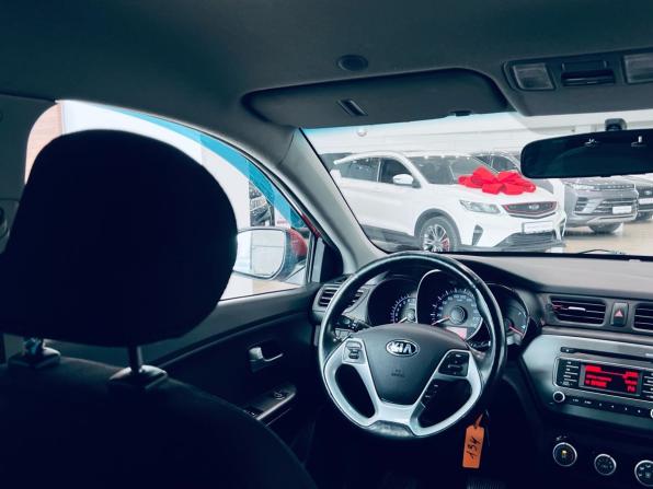 Kia Rio III Рестайлинг с пробегом 2017 года, цена 870 000 рублей, 164235 км, седан, Автокод Объявления