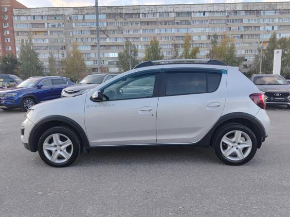 Renault Sandero II с пробегом 2016 года, цена 875 000 рублей, 127266 км, хэтчбек, Автокод Объявления