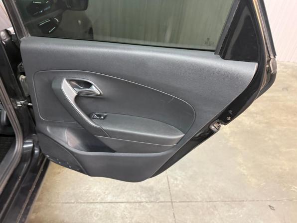 Volkswagen Polo V с пробегом 2014 года, цена 717 000 рублей, 218632 км, седан, Автокод Объявления