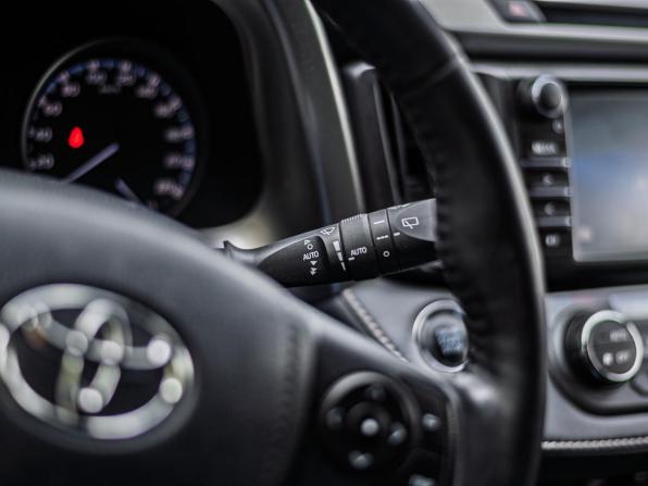 Toyota RAV4 IV (XA40) Рестайлинг с пробегом 2018 года, цена 2 444 000 рублей, 129708 км, внедорожник, Автокод Объявления