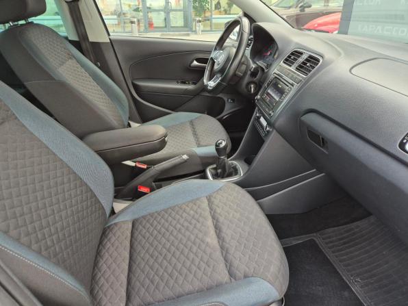 Volkswagen Polo V Рестайлинг с пробегом 2019 года, цена 1 060 000 рублей, 46633 км, седан, Автокод Объявления