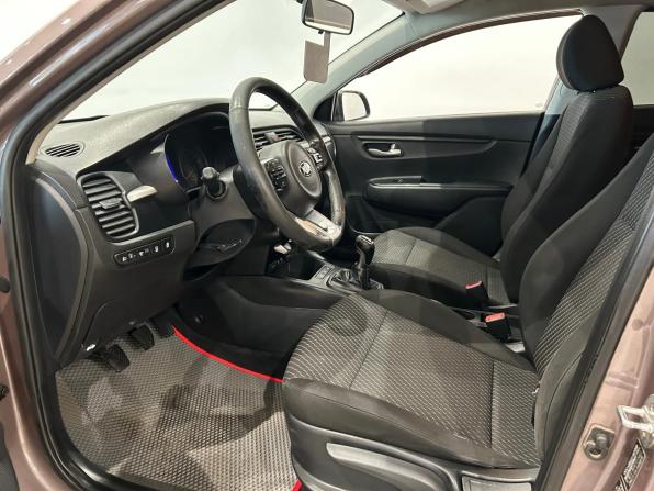 Kia Rio IV с пробегом 2018 года, цена 999 000 рублей, 140871 км, хэтчбек, Автокод Объявления