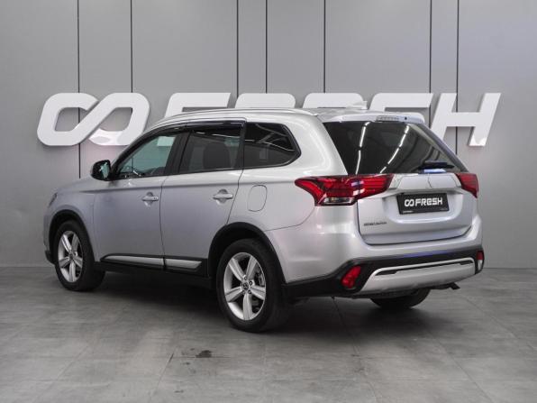 Mitsubishi Outlander III Рестайлинг 3 с пробегом 2020 года, цена 2 438 000 рублей, 182952 км, внедорожник, Автокод Объявления