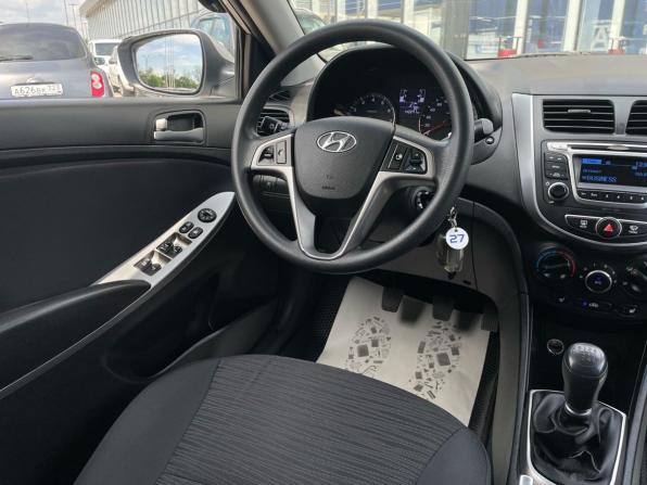 Hyundai Solaris I Рестайлинг с пробегом 2016 года, цена 917 000 рублей, 142000 км, седан, Автокод Объявления