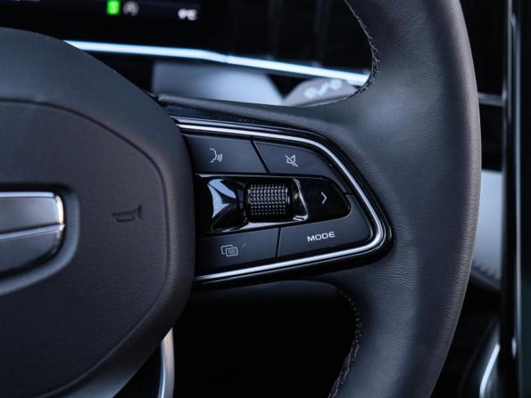 Geely Atlas II с пробегом 2023 года, цена 2 590 000 рублей, 6241 км, внедорожник, Автокод Объявления