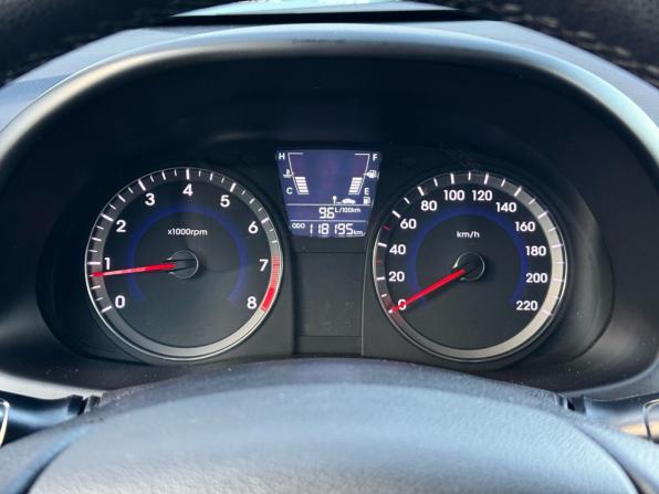Hyundai Solaris I с пробегом 2013 года, цена 799 000 рублей, 118194 км, седан, Автокод Объявления