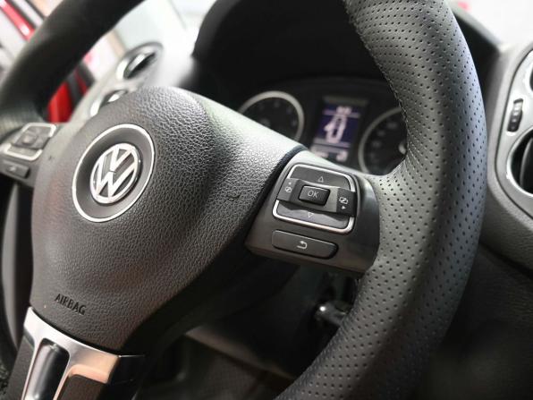 Volkswagen Tiguan I Рестайлинг с пробегом 2012 года, цена 1 229 900 рублей, 218000 км, внедорожник, Автокод Объявления