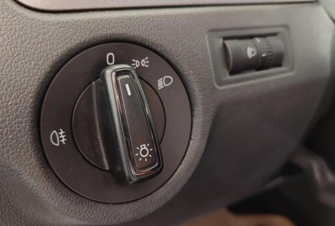 Skoda Rapid I с пробегом 2016 года, цена 930 000 рублей, 126945 км, лифтбек, Автокод Объявления