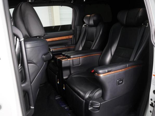 Toyota Alphard III с пробегом 2017 года, цена 4 259 000 рублей, 260382 км, минивэн, Автокод Объявления