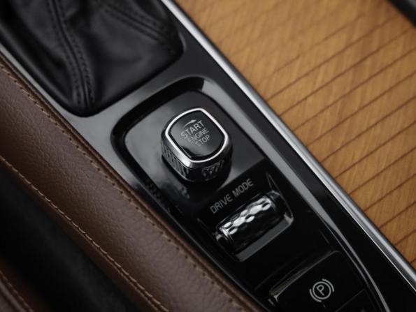 Volvo XC90 II Рестайлинг 1 с пробегом 2020 года, цена 4 899 000 рублей, 60607 км, внедорожник, Автокод Объявления