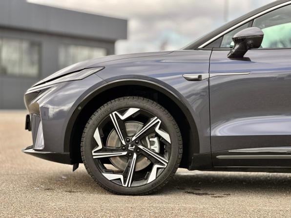 Rising Auto R7 с пробегом 2022 года, цена 3 420 000 рублей, 14500 км, внедорожник, Автокод Объявления